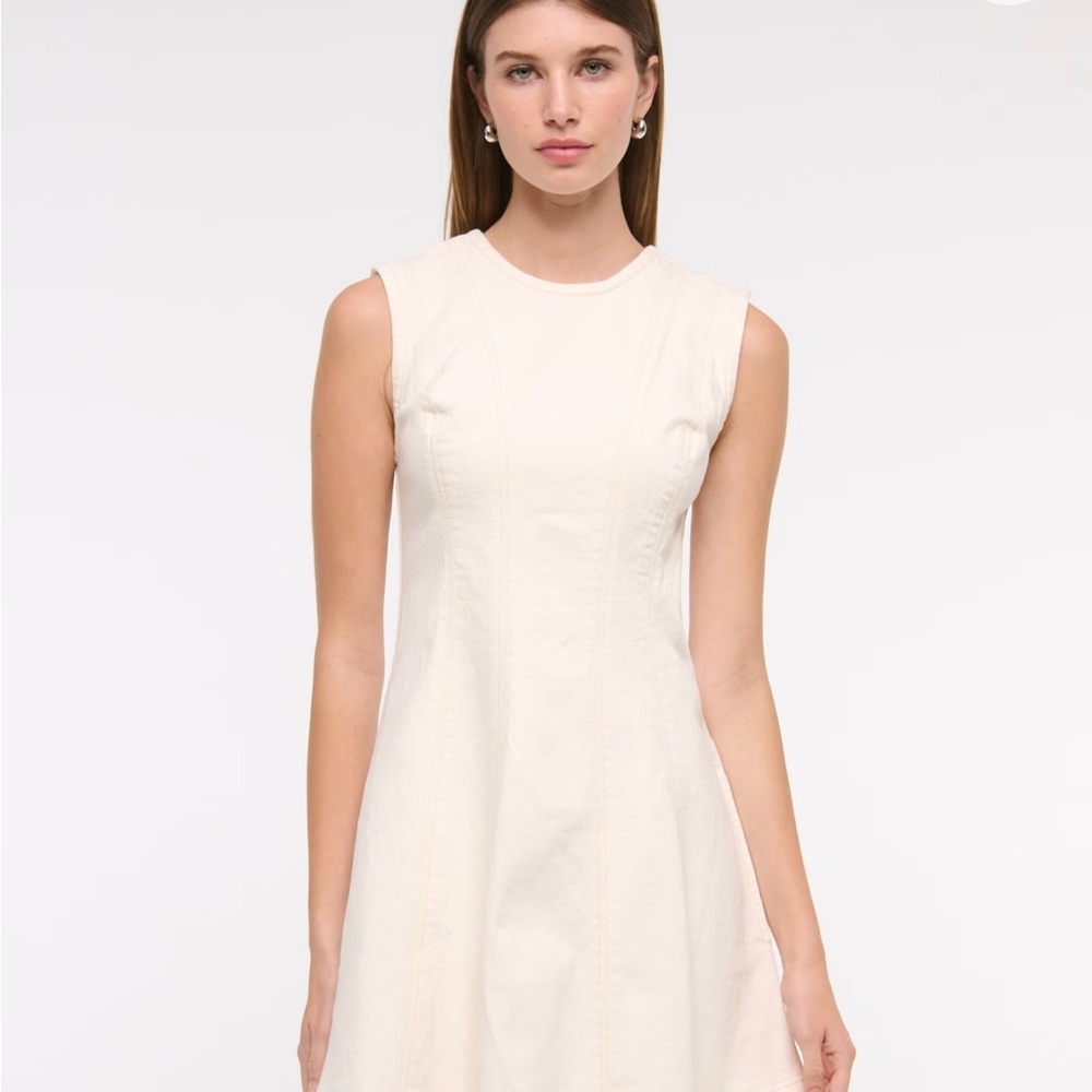Abercrombie & Fitch Mila High Neck White Denim Sleevless Mini Dress Medium